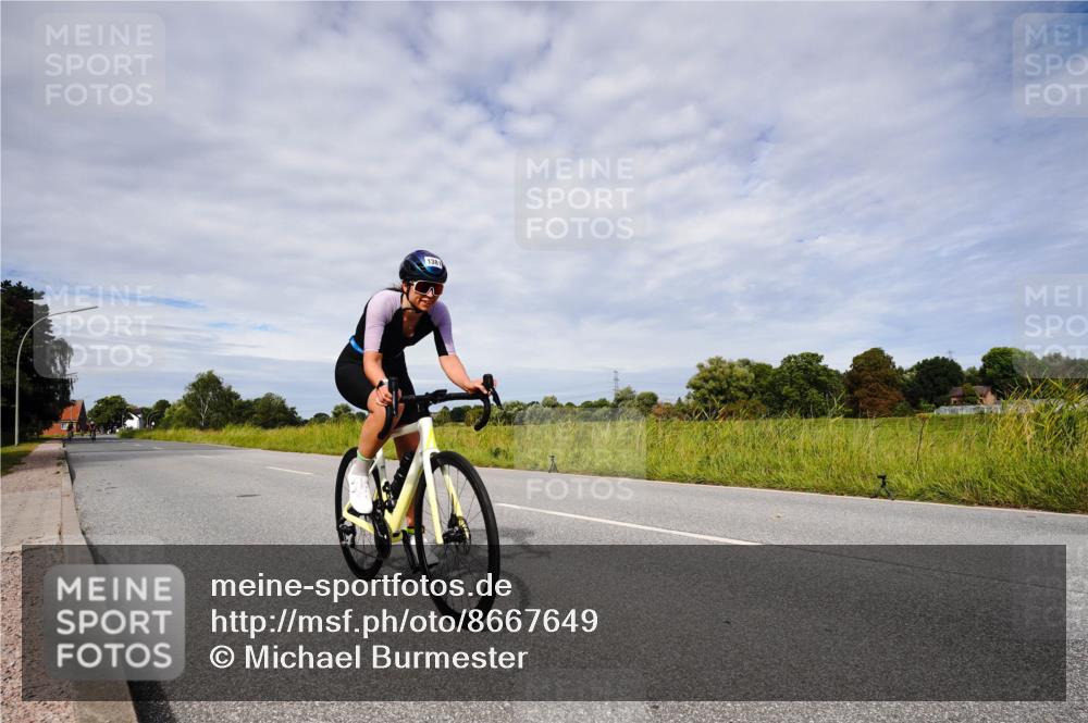 31.08.2025 - Elbe Triathlon Hamburg Michael Burmester http://msf.ph/oto/8667649 31.08.2025 10:53:43 Radfahren 1025, 1040, 1286, 1381 meine-sportfotos.de