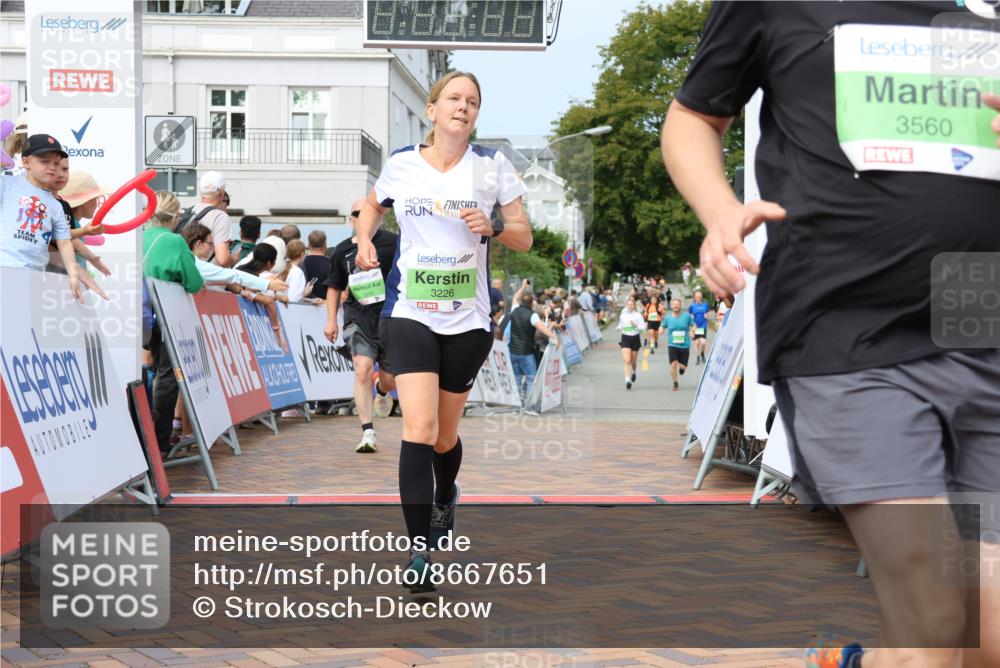 31.08.2025 - 21. Blankeneser Heldenlauf Strokosch-Dieckow http://msf.ph/oto/8667651 31.08.2025 11:15:13 Ziel 3561, 3560, 3226, 3260 meine-sportfotos.de