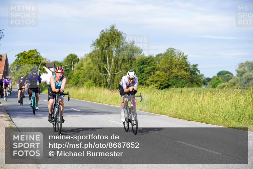 31.08.2025 - Elbe Triathlon Hamburg Michael Burmester http://msf.ph/oto/8667652 31.08.2025 09:43:30 Radfahren 282, 383, 461, 519, 567, 680, 888 meine-sportfotos.de