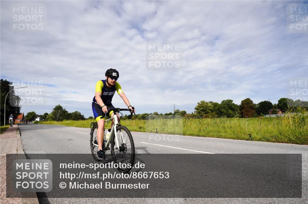 31.08.2025 - Elbe Triathlon Hamburg Michael Burmester http://msf.ph/oto/8667653 31.08.2025 10:53:51 Radfahren 1025, 1286, 1365, 1411 meine-sportfotos.de
