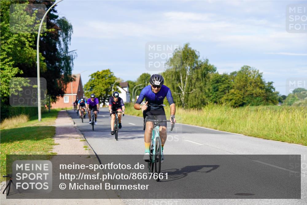 31.08.2025 - Elbe Triathlon Hamburg Michael Burmester http://msf.ph/oto/8667661 31.08.2025 09:43:32 Radfahren 282, 337, 383, 461, 519, 567, 888 meine-sportfotos.de