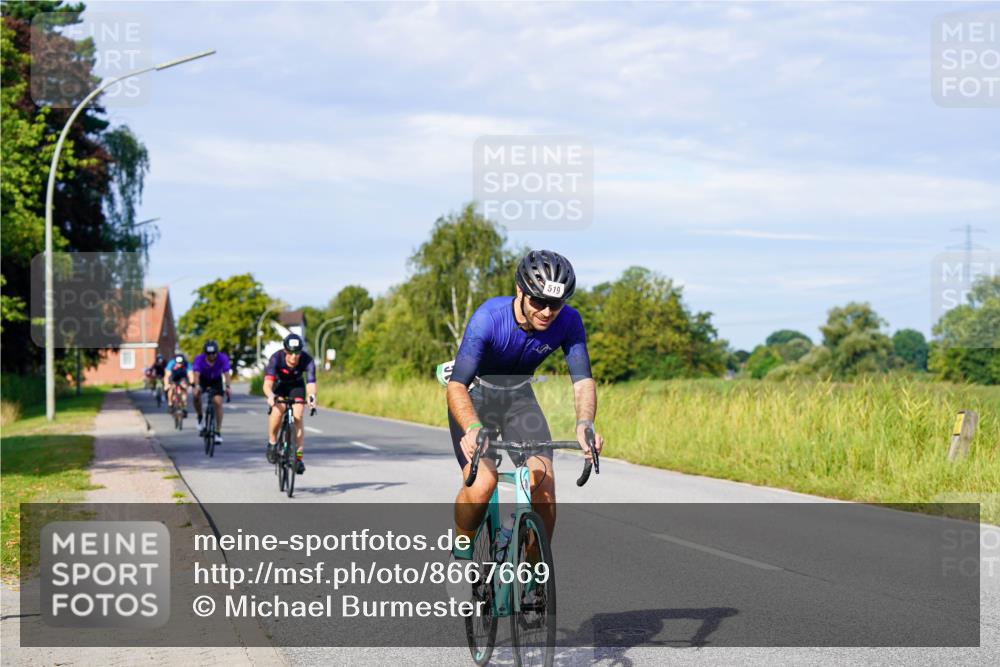 31.08.2025 - Elbe Triathlon Hamburg Michael Burmester http://msf.ph/oto/8667669 31.08.2025 09:43:32 Radfahren 282, 337, 383, 461, 519, 567, 888 meine-sportfotos.de