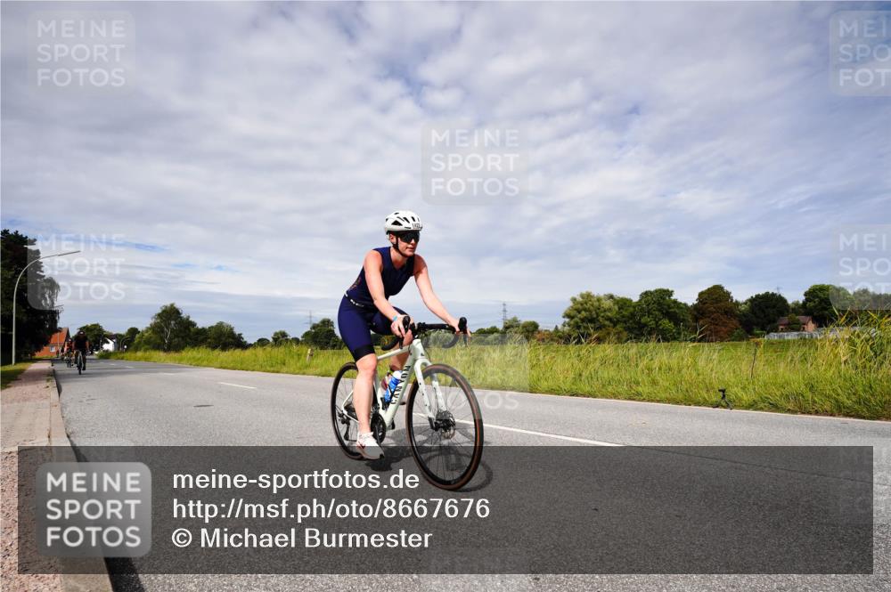 31.08.2025 - Elbe Triathlon Hamburg Michael Burmester http://msf.ph/oto/8667676 31.08.2025 10:54:17 Radfahren 923, 1178, 1388, 1416, 1422, 1425 meine-sportfotos.de