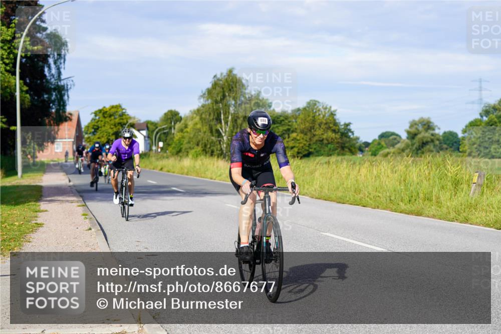 31.08.2025 - Elbe Triathlon Hamburg Michael Burmester http://msf.ph/oto/8667677 31.08.2025 09:43:33 Radfahren 282, 337, 383, 461, 519, 567, 866, 888 meine-sportfotos.de