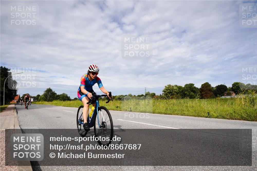31.08.2025 - Elbe Triathlon Hamburg Michael Burmester http://msf.ph/oto/8667687 31.08.2025 10:54:30 Radfahren 988, 1285, 1436, 1442 meine-sportfotos.de