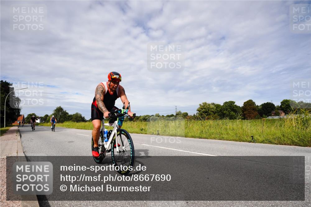 31.08.2025 - Elbe Triathlon Hamburg Michael Burmester http://msf.ph/oto/8667690 31.08.2025 10:54:33 Radfahren 988, 1285, 1433, 1436, 1442 meine-sportfotos.de