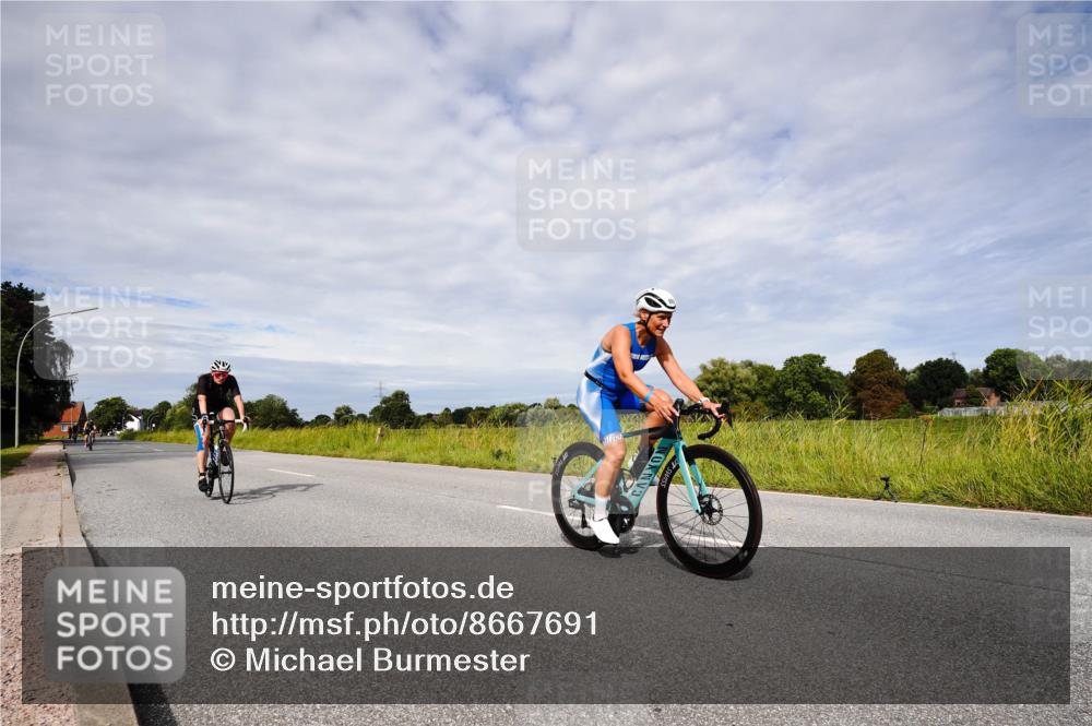 31.08.2025 - Elbe Triathlon Hamburg Michael Burmester http://msf.ph/oto/8667691 31.08.2025 10:54:34 Radfahren 988, 1285, 1433, 1442 meine-sportfotos.de
