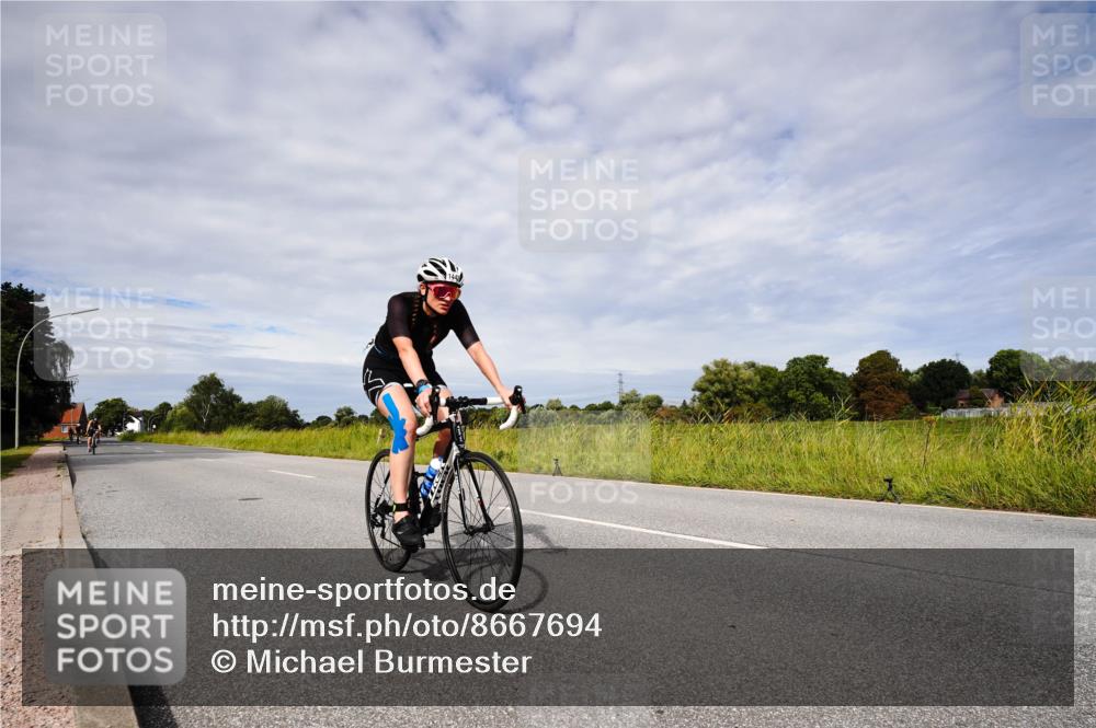 31.08.2025 - Elbe Triathlon Hamburg Michael Burmester http://msf.ph/oto/8667694 31.08.2025 10:54:35 Radfahren 988, 1285, 1433, 1442, 1498 meine-sportfotos.de