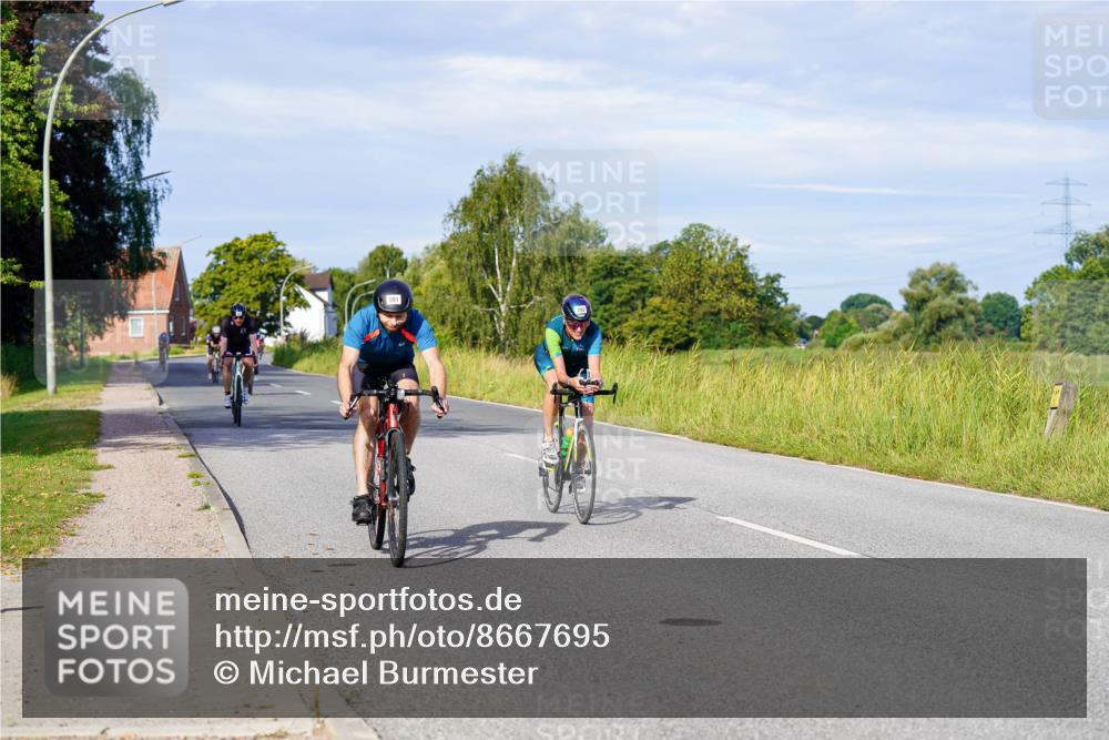 31.08.2025 - Elbe Triathlon Hamburg Michael Burmester http://msf.ph/oto/8667695 31.08.2025 09:43:36 Radfahren 282, 337, 461, 866, 888, 913 meine-sportfotos.de