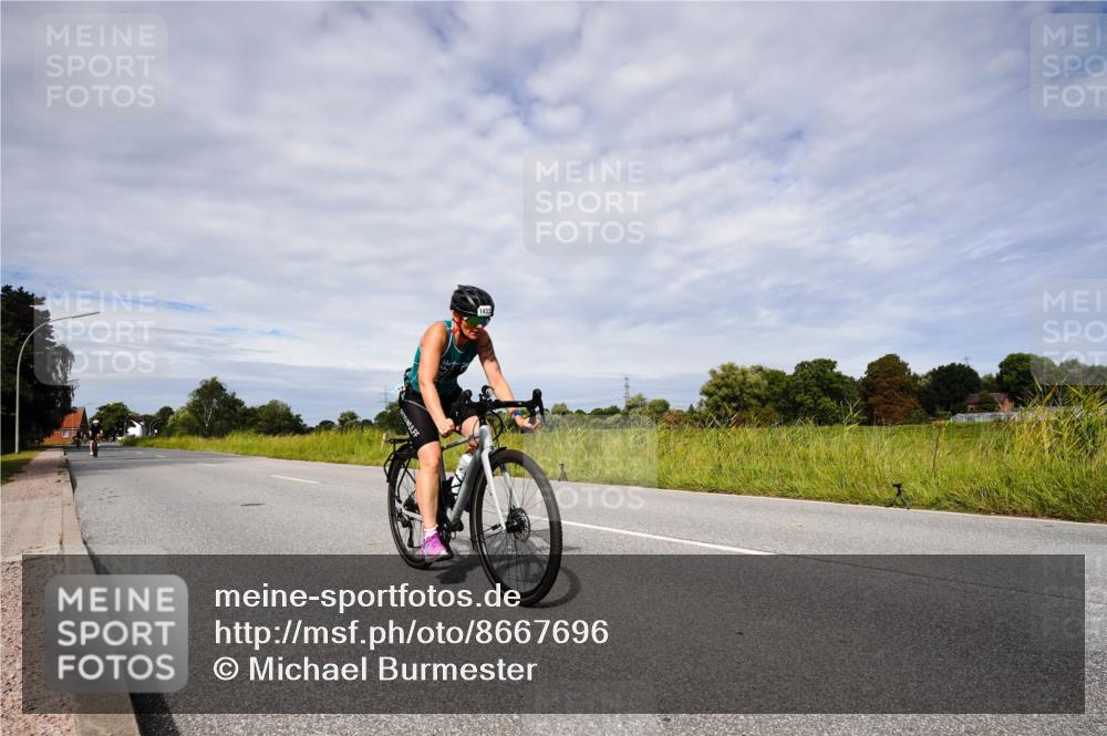 31.08.2025 - Elbe Triathlon Hamburg Michael Burmester http://msf.ph/oto/8667696 31.08.2025 10:54:39 Radfahren 1370, 1433, 1498 meine-sportfotos.de