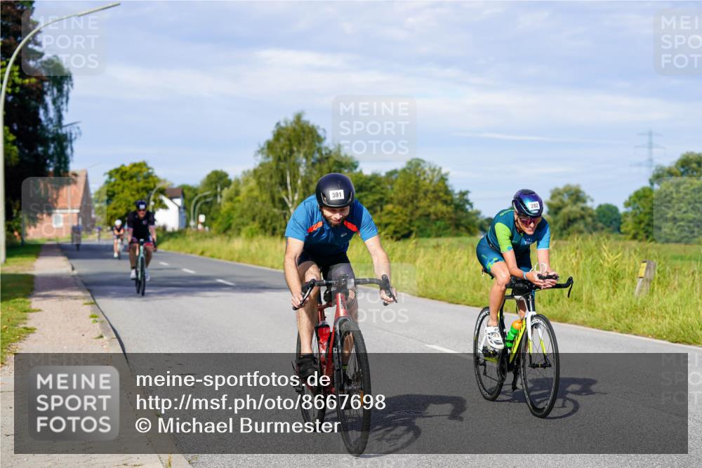 31.08.2025 - Elbe Triathlon Hamburg Michael Burmester http://msf.ph/oto/8667698 31.08.2025 09:43:37 Radfahren 282, 337, 461, 866, 913 meine-sportfotos.de