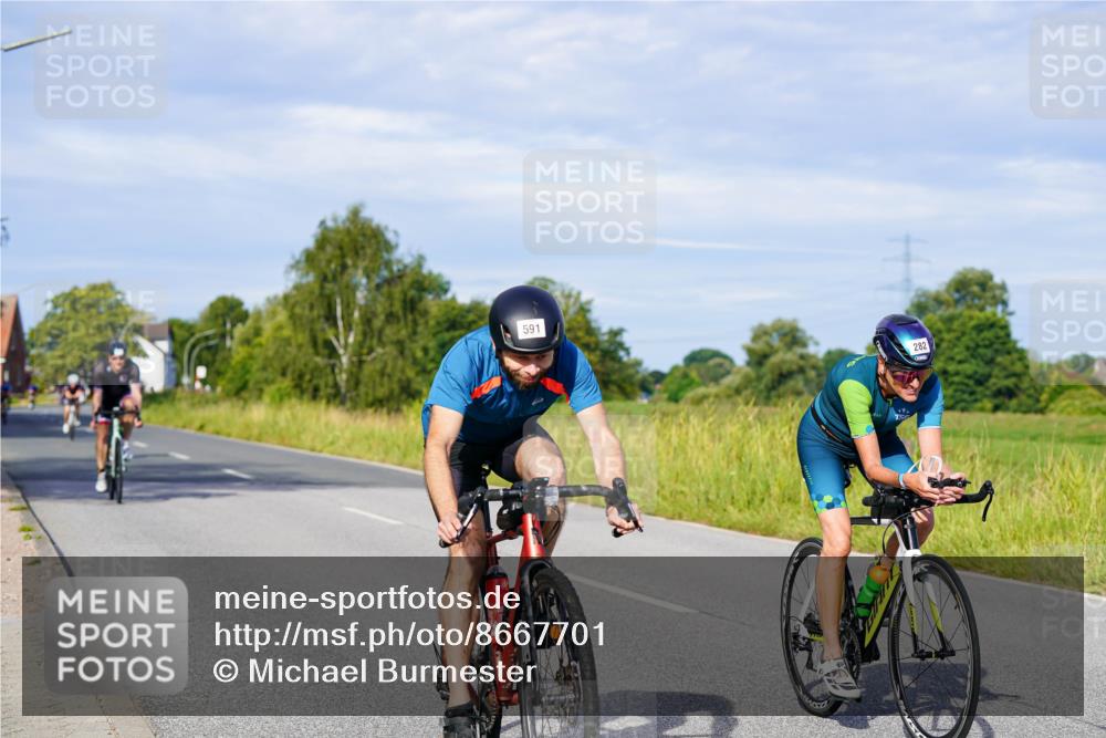31.08.2025 - Elbe Triathlon Hamburg Michael Burmester http://msf.ph/oto/8667701 31.08.2025 09:43:37 Radfahren 282, 337, 461, 866, 913 meine-sportfotos.de