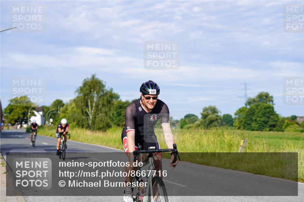 31.08.2025 - Elbe Triathlon Hamburg Michael Burmester http://msf.ph/oto/8667716 31.08.2025 09:43:39 Radfahren 282, 337, 866, 908, 913 meine-sportfotos.de
