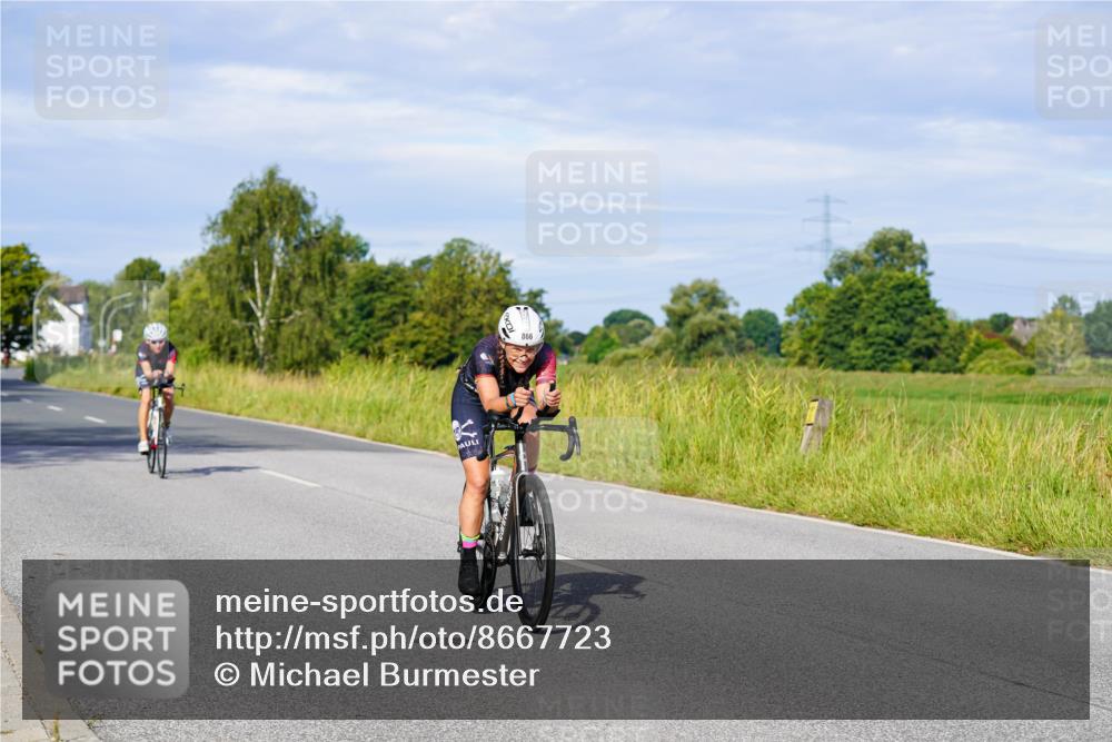 31.08.2025 - Elbe Triathlon Hamburg Michael Burmester http://msf.ph/oto/8667723 31.08.2025 09:43:40 Radfahren 282, 337, 866, 908, 913 meine-sportfotos.de