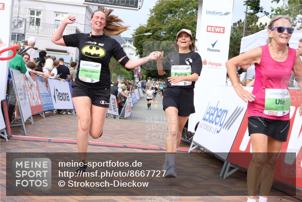 31.08.2025 - 21. Blankeneser Heldenlauf Strokosch-Dieckow http://msf.ph/oto/8667727 31.08.2025 11:15:02 Ziel 3535, 3534, 3586, 3661, 3610, 3270 meine-sportfotos.de
