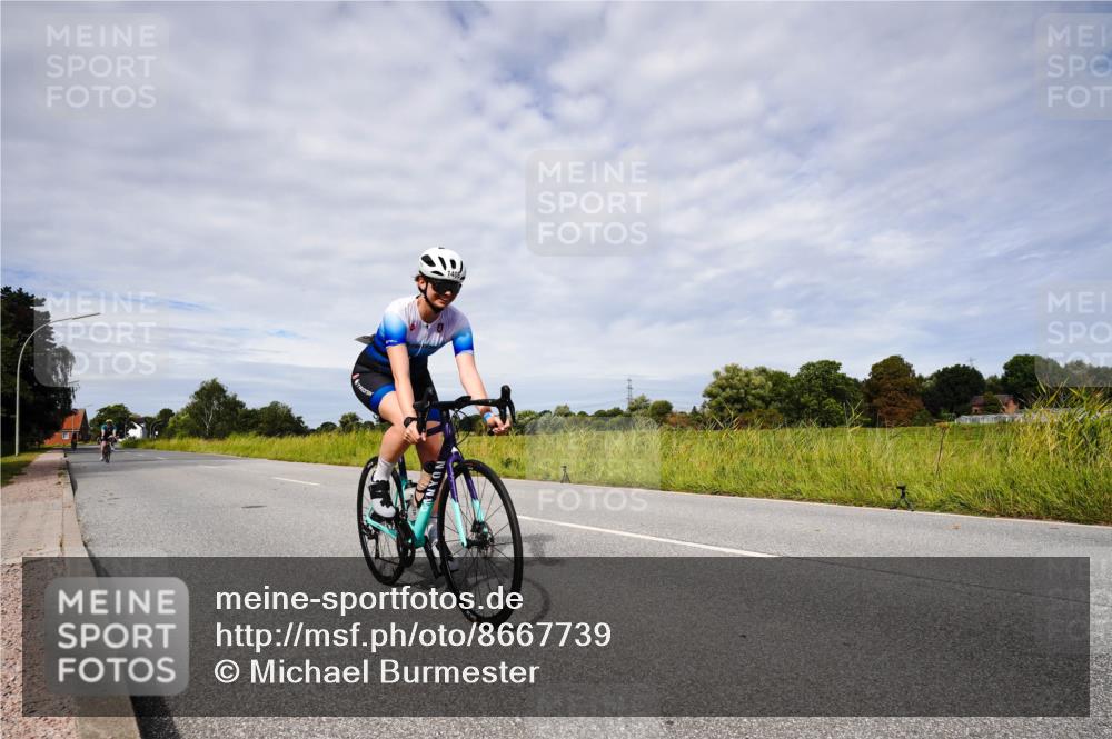 31.08.2025 - Elbe Triathlon Hamburg Michael Burmester http://msf.ph/oto/8667739 31.08.2025 10:55:31 Radfahren 1375, 1408, 1481 meine-sportfotos.de