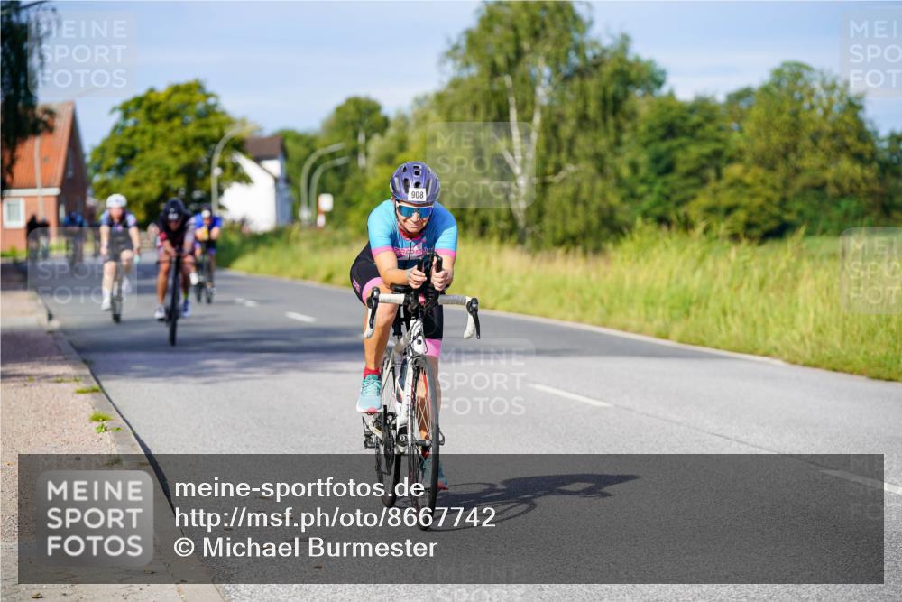 31.08.2025 - Elbe Triathlon Hamburg Michael Burmester http://msf.ph/oto/8667742 31.08.2025 09:43:45 Radfahren 602, 800, 845, 908, 913 meine-sportfotos.de