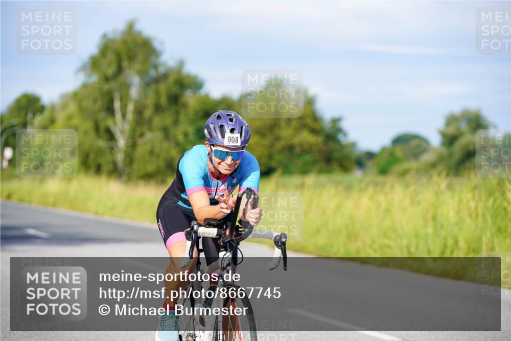 31.08.2025 - Elbe Triathlon Hamburg Michael Burmester http://msf.ph/oto/8667745 31.08.2025 09:43:46 Radfahren 377, 602, 800, 845, 908 meine-sportfotos.de