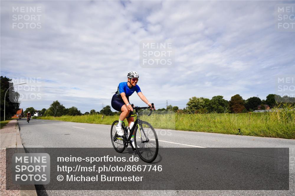 31.08.2025 - Elbe Triathlon Hamburg Michael Burmester http://msf.ph/oto/8667746 31.08.2025 10:55:44 Radfahren 1400, 1404, 1462 meine-sportfotos.de