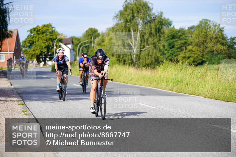 31.08.2025 - Elbe Triathlon Hamburg Michael Burmester http://msf.ph/oto/8667747 31.08.2025 09:43:47 Radfahren 377, 450, 602, 800, 845, 908 meine-sportfotos.de