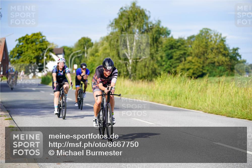 31.08.2025 - Elbe Triathlon Hamburg Michael Burmester http://msf.ph/oto/8667750 31.08.2025 09:43:47 Radfahren 377, 450, 602, 800, 845, 908 meine-sportfotos.de