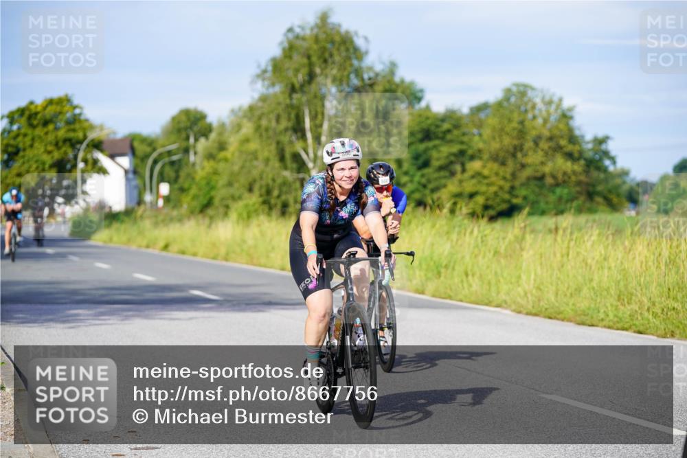 31.08.2025 - Elbe Triathlon Hamburg Michael Burmester http://msf.ph/oto/8667756 31.08.2025 09:43:48 Radfahren 377, 450, 563, 602, 800, 845, 908 meine-sportfotos.de