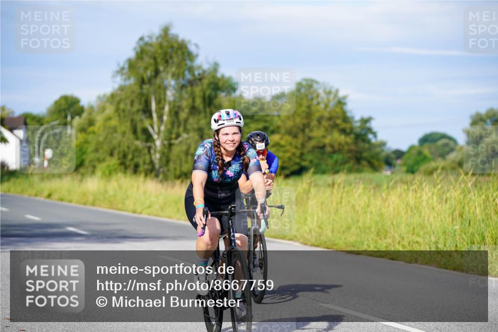 31.08.2025 - Elbe Triathlon Hamburg Michael Burmester http://msf.ph/oto/8667759 31.08.2025 09:43:48 Radfahren 377, 450, 563, 602, 800, 845, 908 meine-sportfotos.de