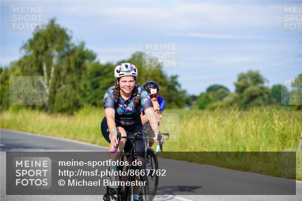 31.08.2025 - Elbe Triathlon Hamburg Michael Burmester http://msf.ph/oto/8667762 31.08.2025 09:43:49 Radfahren 377, 450, 563, 602, 800, 845, 908 meine-sportfotos.de