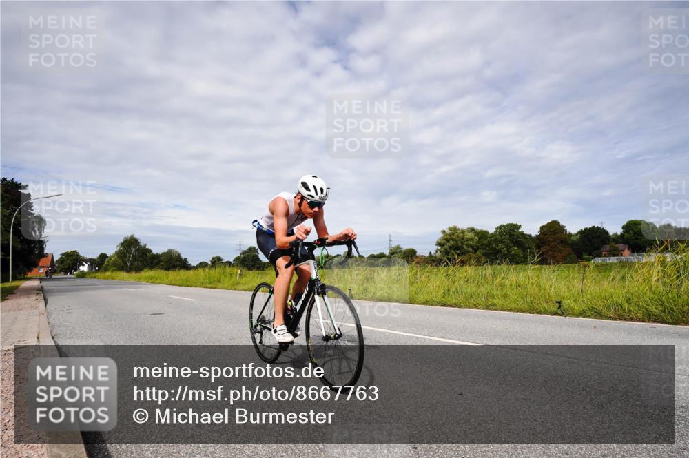 31.08.2025 - Elbe Triathlon Hamburg Michael Burmester http://msf.ph/oto/8667763 31.08.2025 10:56:06 Radfahren 1600, 1607 meine-sportfotos.de