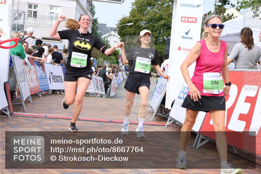 31.08.2025 - 21. Blankeneser Heldenlauf Strokosch-Dieckow http://msf.ph/oto/8667764 31.08.2025 11:15:01 Ziel 3535, 3534, 3586, 3661, 3610, 3270 meine-sportfotos.de