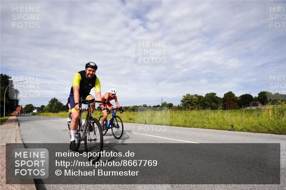 31.08.2025 - Elbe Triathlon Hamburg Michael Burmester http://msf.ph/oto/8667769 31.08.2025 10:56:21 Radfahren 1152, 1279, 1599 meine-sportfotos.de