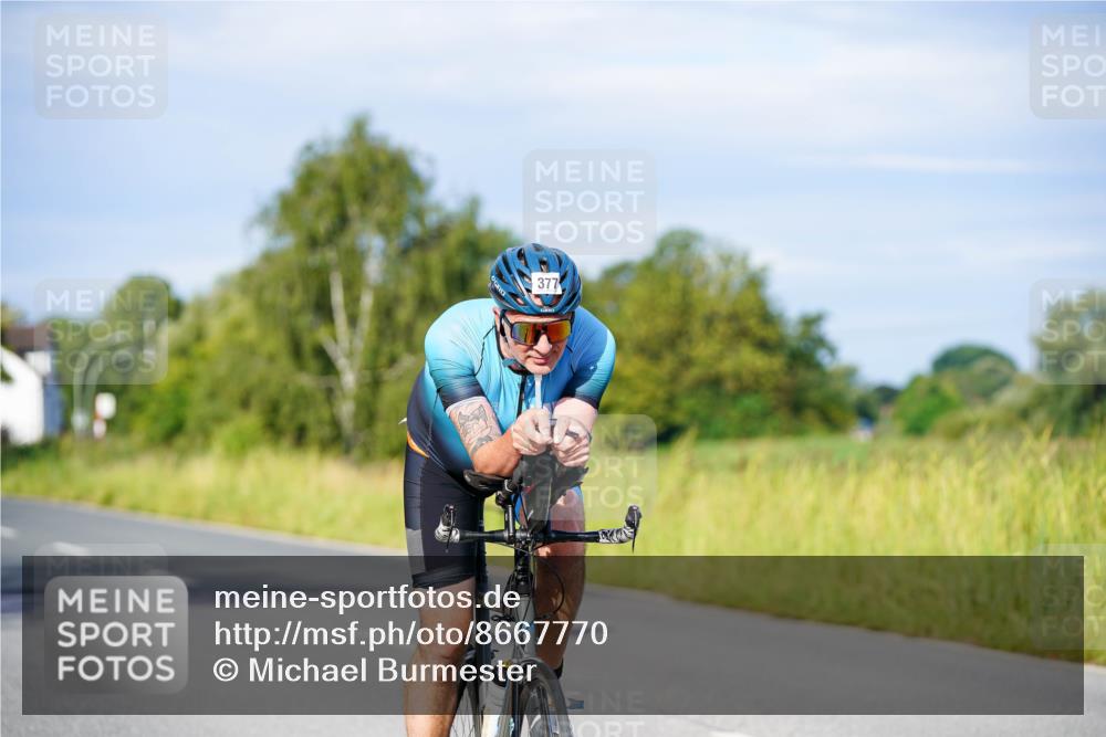 31.08.2025 - Elbe Triathlon Hamburg Michael Burmester http://msf.ph/oto/8667770 31.08.2025 09:43:53 Radfahren 377, 450, 563, 610, 634, 770 meine-sportfotos.de