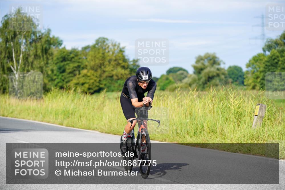31.08.2025 - Elbe Triathlon Hamburg Michael Burmester http://msf.ph/oto/8667775 31.08.2025 09:43:54 Radfahren 377, 450, 563, 610, 634, 770 meine-sportfotos.de