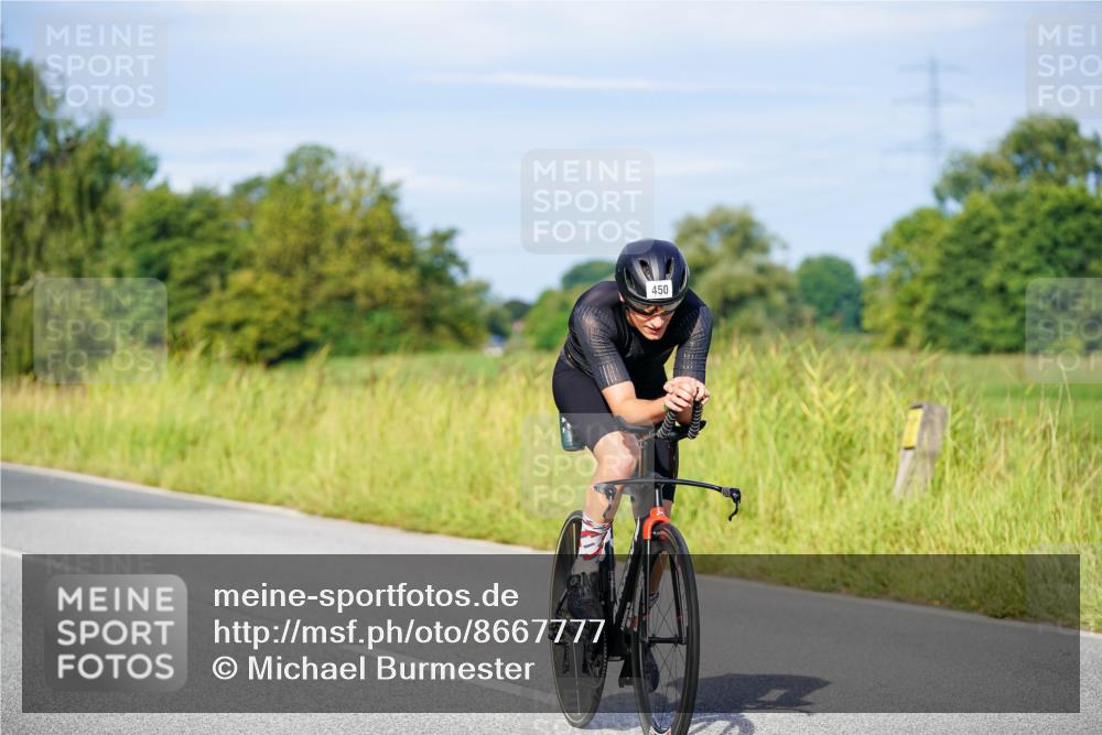 31.08.2025 - Elbe Triathlon Hamburg Michael Burmester http://msf.ph/oto/8667777 31.08.2025 09:43:54 Radfahren 377, 450, 563, 610, 634, 770 meine-sportfotos.de