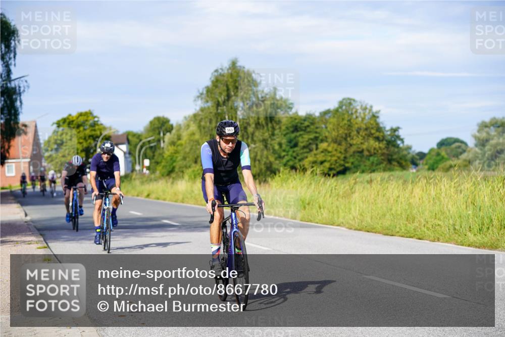 31.08.2025 - Elbe Triathlon Hamburg Michael Burmester http://msf.ph/oto/8667780 31.08.2025 09:43:55 Radfahren 377, 450, 563, 610, 634, 770 meine-sportfotos.de