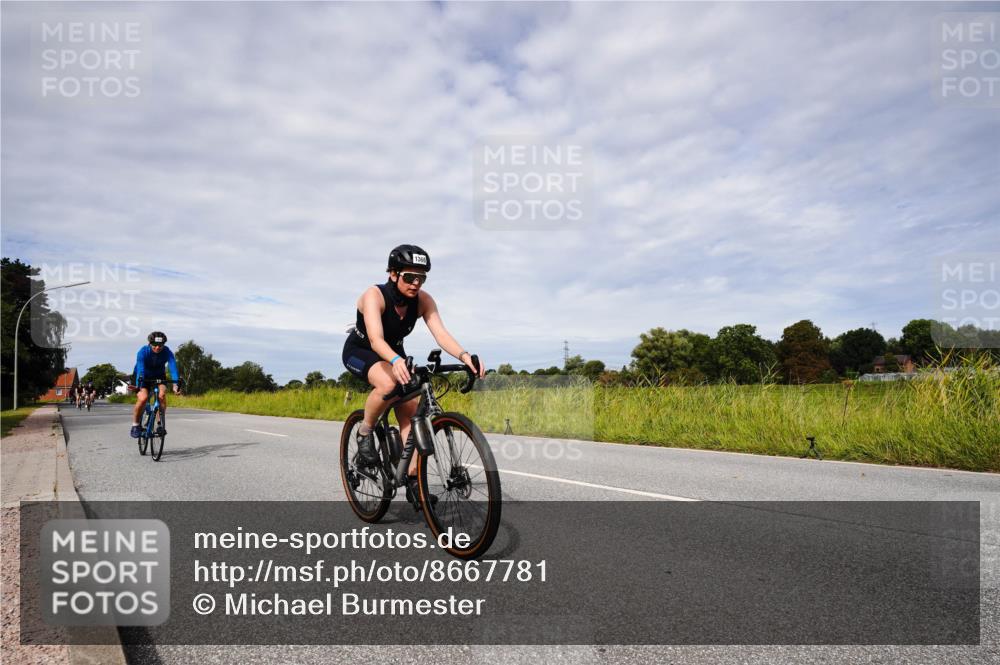 31.08.2025 - Elbe Triathlon Hamburg Michael Burmester http://msf.ph/oto/8667781 31.08.2025 10:56:37 Radfahren 772, 1250, 1366, 1406, 1407, 1474, 1475 meine-sportfotos.de