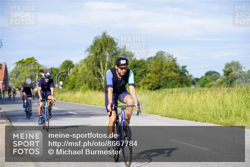 31.08.2025 - Elbe Triathlon Hamburg Michael Burmester http://msf.ph/oto/8667784 31.08.2025 09:43:55 Radfahren 377, 450, 563, 610, 634, 770 meine-sportfotos.de
