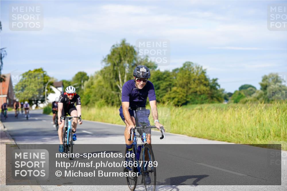 31.08.2025 - Elbe Triathlon Hamburg Michael Burmester http://msf.ph/oto/8667789 31.08.2025 09:43:57 Radfahren 281, 450, 562, 563, 610, 634, 770, 864 meine-sportfotos.de