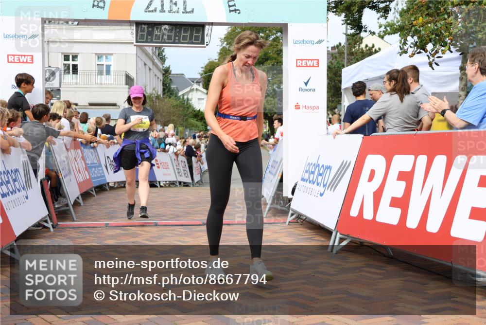 31.08.2025 - 21. Blankeneser Heldenlauf Strokosch-Dieckow http://msf.ph/oto/8667794 31.08.2025 10:57:06 Ziel 2167, 3502, 3419, 3385, 3117, 3157 meine-sportfotos.de