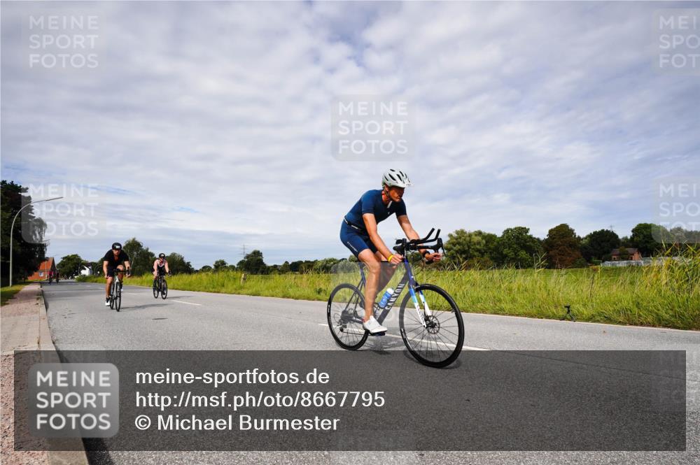 31.08.2025 - Elbe Triathlon Hamburg Michael Burmester http://msf.ph/oto/8667795 31.08.2025 10:56:46 Radfahren 1166, 1250, 1301, 1383, 1430, 1603 meine-sportfotos.de