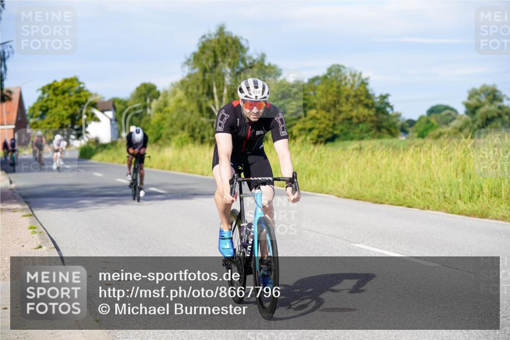 31.08.2025 - Elbe Triathlon Hamburg Michael Burmester http://msf.ph/oto/8667796 31.08.2025 09:43:58 Radfahren 281, 476, 562, 563, 610, 634, 770, 864 meine-sportfotos.de
