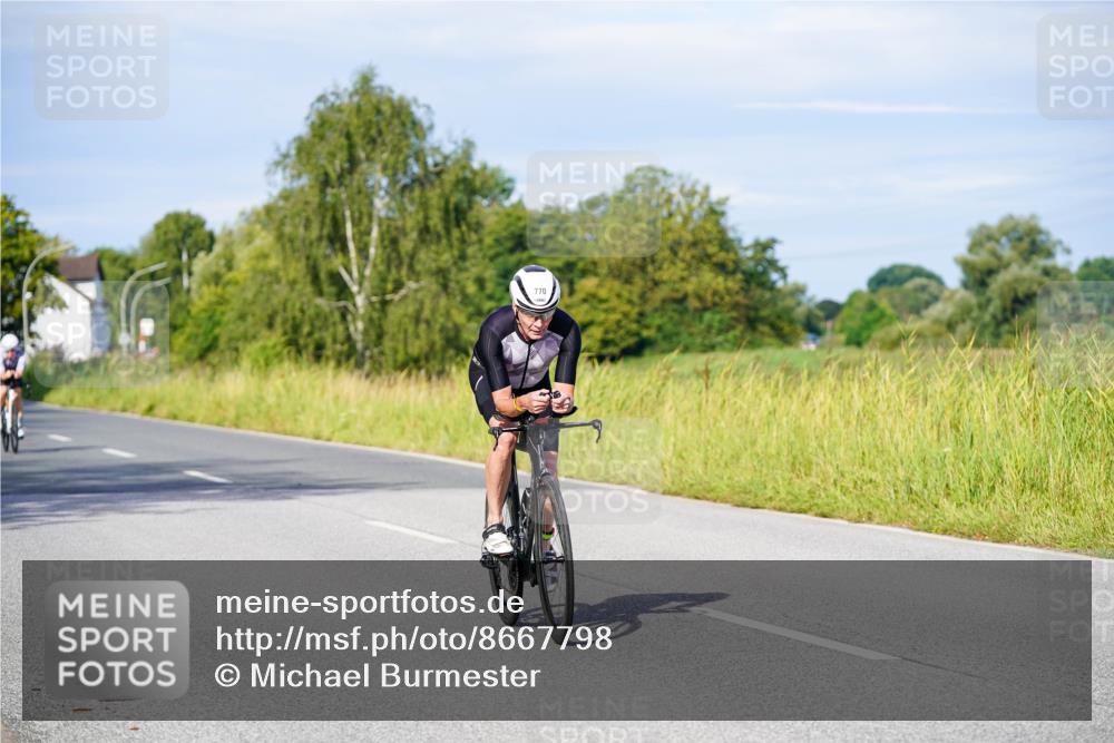 31.08.2025 - Elbe Triathlon Hamburg Michael Burmester http://msf.ph/oto/8667798 31.08.2025 09:43:59 Radfahren 281, 378, 476, 562, 610, 634, 770, 864 meine-sportfotos.de