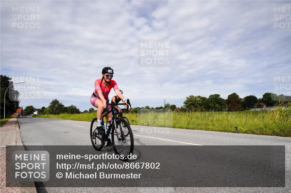 31.08.2025 - Elbe Triathlon Hamburg Michael Burmester http://msf.ph/oto/8667802 31.08.2025 10:56:53 Radfahren 1383, 1392, 1603 meine-sportfotos.de