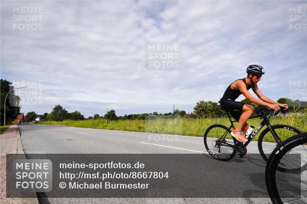 31.08.2025 - Elbe Triathlon Hamburg Michael Burmester http://msf.ph/oto/8667804 31.08.2025 10:56:53 Radfahren 1383, 1392, 1603 meine-sportfotos.de