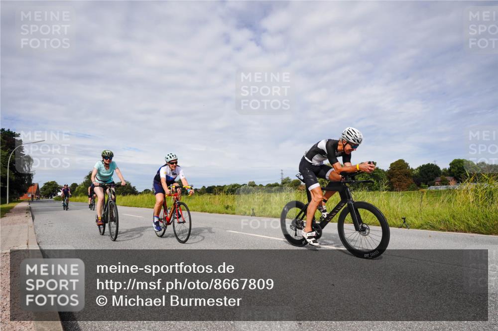 31.08.2025 - Elbe Triathlon Hamburg Michael Burmester http://msf.ph/oto/8667809 31.08.2025 10:57:02 Radfahren 1305, 1361, 1392, 1414, 1450, 1458 meine-sportfotos.de