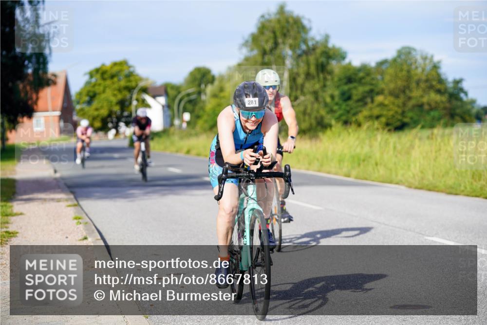 31.08.2025 - Elbe Triathlon Hamburg Michael Burmester http://msf.ph/oto/8667813 31.08.2025 09:44:03 Radfahren 281, 378, 476, 562, 787, 864 meine-sportfotos.de