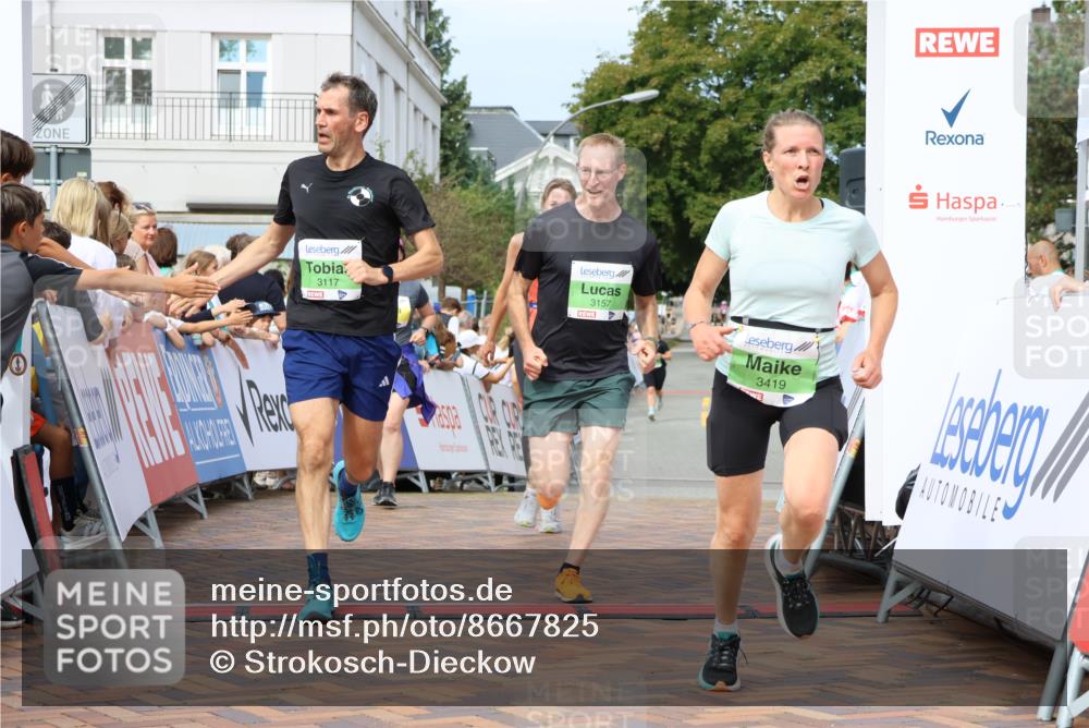 31.08.2025 - 21. Blankeneser Heldenlauf Strokosch-Dieckow http://msf.ph/oto/8667825 31.08.2025 10:57:04 Ziel 2167, 3502, 3419, 3385, 3117, 3157 meine-sportfotos.de