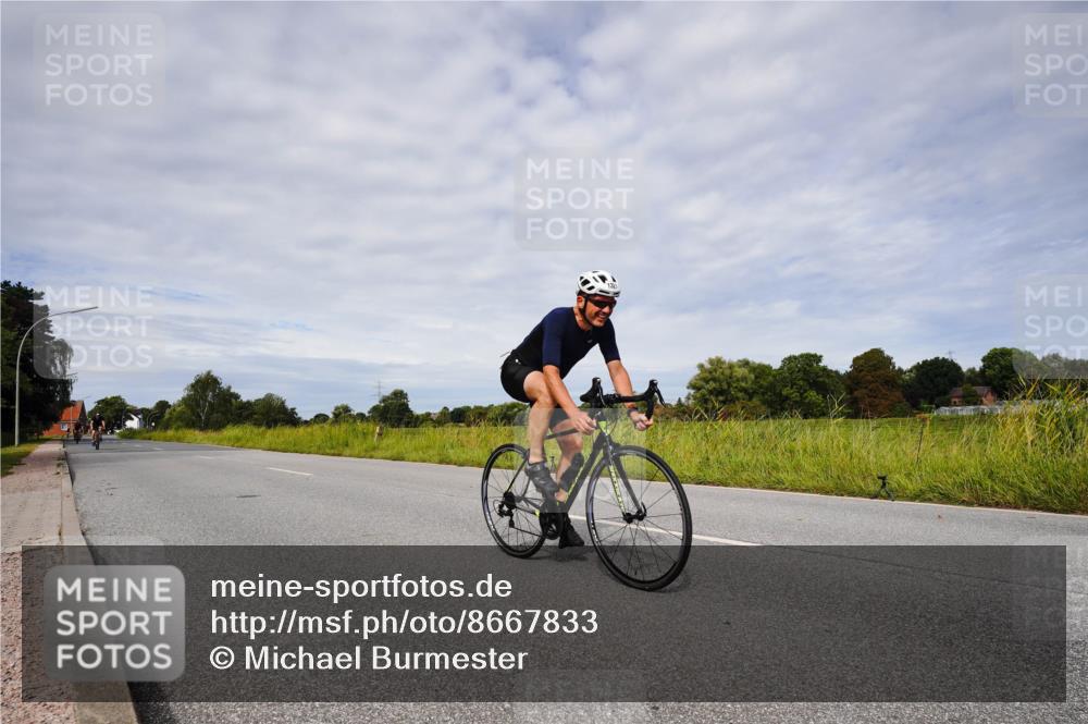 31.08.2025 - Elbe Triathlon Hamburg Michael Burmester http://msf.ph/oto/8667833 31.08.2025 10:57:24 Radfahren 1312, 1321, 1405, 1457, 1463 meine-sportfotos.de