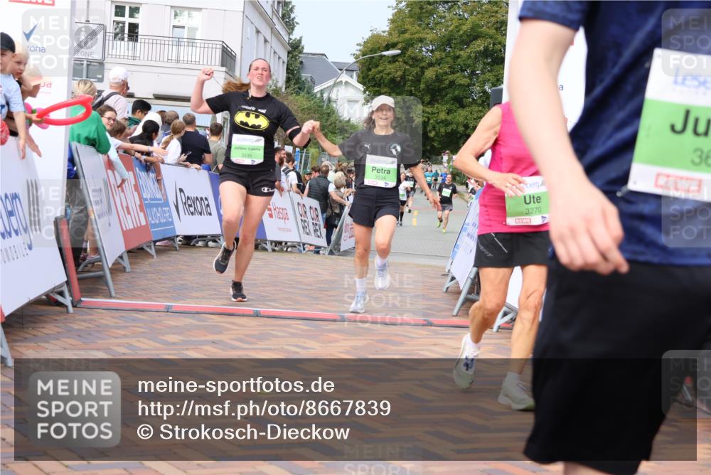 31.08.2025 - 21. Blankeneser Heldenlauf Strokosch-Dieckow http://msf.ph/oto/8667839 31.08.2025 11:15:01 Ziel 3535, 3534, 3586, 3661, 3610, 3270 meine-sportfotos.de