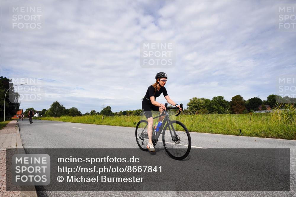 31.08.2025 - Elbe Triathlon Hamburg Michael Burmester http://msf.ph/oto/8667841 31.08.2025 10:57:31 Radfahren 1345, 1377, 1405, 1463 meine-sportfotos.de